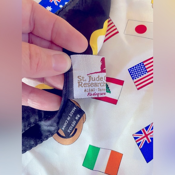 St. Jude Children's Research Hospital Womens Square Scarf White World Hope Silk - Picture 3 of 5